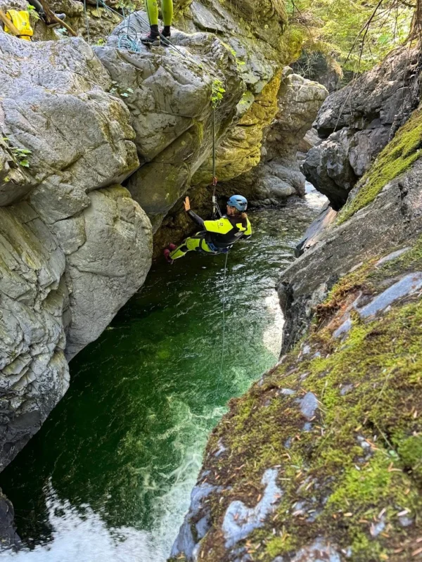 Level 1: Introductory Canyoning Adventure! - Image 4