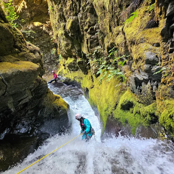 Seattle Mountaineers Canyoning Course Pacific Northwest Canyoneering Courses